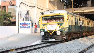 தாம்பரத்தில் இருந்து வேளச்சேரி மயிலாப்பூர் வழியாக கடற்கரைக்கு ரயில்கள்.. ரயில்வேக்கு பறந்த கோரிக்கை 