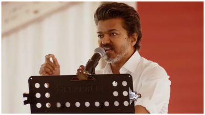 உங்க விஜய் நான் வர்றேன்.. தனித்தே களமிறங்கும் தவெக! எந்த தொகுதியில் யார் யார் போட்டி? லீக்கான தகவல்! 