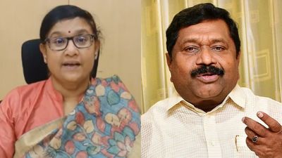 சட்டசபை தேர்தலுக்கான ஏற்பாடுகளுக்கு மத்தியில்! அர்ச்சனா ஐஏஎஸ்ஸிடம், அதிமுக எம்பி இன்பதுரை மனு