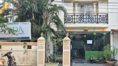 38 வயசுல விபச்சாரம்.. சென்னை நீலாங்கரை ரோட்டில் ஓட்டம் பிடித்த சித்ரா.. காஸ்ட்லி ஸ்பாவின் ஓனர் இவரா