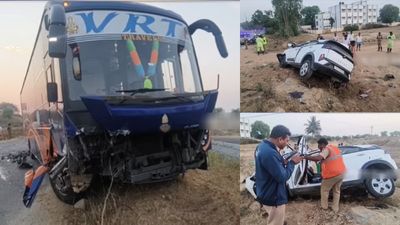 காலையிலேயே கோர விபத்து.. கார் ஆம்னி பஸ் மோதல்.. 3 பேர் பலி! ஓட்டு போட சொந்த ஊர் வந்த போது பரிதாபம் 