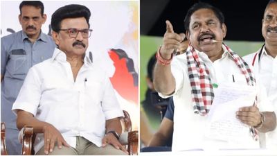 அதிமுக கூட்டணி 147 தொகுதிகளில் வெல்லும்.. திமுக கூட்டணி தோல்வி அடையும்.. ஜேவிசி - டைம்ஸ் நவ் கணிப்பு