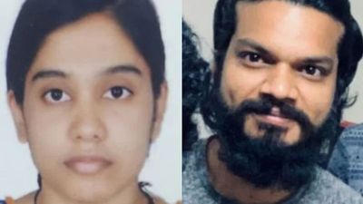 பெங்களூர் டெக்கி தம்பதி.. AI தொழில்நுட்பத்தால் போன ரூ.1 கோடி வேலை.. 9 ஆண்டு ரகசிய திருமணத்தின் சோகம்