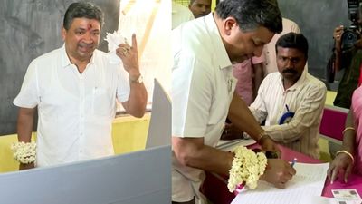 கையில் மல்லிகைப்பூவுடன் ஓட்டு போட்ட பிடிஆர் பழனிவேல் தியாகராஜன்! ஏன்?  அவரே கொடுத்த தக் லைஃப் பதில்