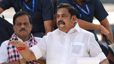 அதிமுக கூட்டணிக்கு நாடார் சங்கம் ஆதரவு.. 'யூடியூபர்' முக்தார் மீது நடவடிக்கை எடுக்காததால் முடிவு