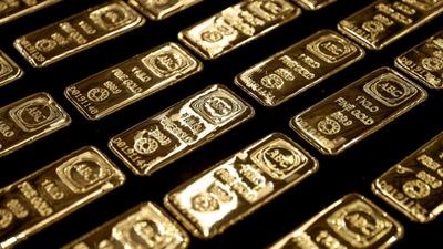 வெளிநாட்டில் இருந்து மூட்டை மூட்டையாக.. தங்கத்தை இறக்குமதி செய்யும் இந்தியர்கள்.. ஏன்? பின்னணி 