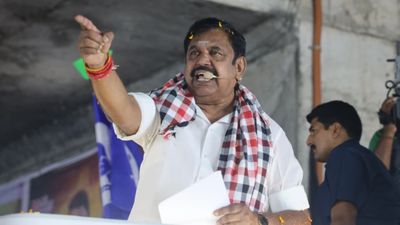 “வீட்டுச் சிறையில் கருணாநிதி? அதிமுக ஆட்சி அமைந்ததும் விசாரித்து தண்டனை கொடுப்போம்”- எடப்பாடி பேச்சு