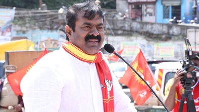 “எனக்கு ஓட்டு போட்டா போடு.. இல்லைனா போ.. தெம்பு இருக்கிறவர நின்னு கத்தி செத்துக்கூட போவேன்” - சீமான்