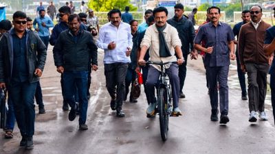  ஸ்டாலின் வண்டி வருது.. கொடைக்கானலில் சைக்கிளிங் செய்த முதல்வர்.. பொதுமக்கள் உற்சாகம்!