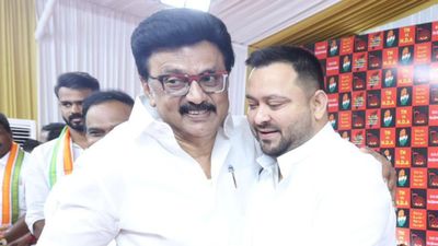 தேசிய அளவில்.. பாஜக சதிக்கு எதிராக எதிர்க்கட்சிகளை ஓரணியில் திரட்டியவர் ஸ்டாலின்.. புகழ்ந்த தேஜஸ்வி 