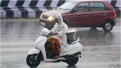 இடி மின்னலுடன் மழை.. அடிச்ச வெயிலுக்கு ஜில் அப்டேட்! வானிலை மையம் சொன்ன குட் நியூஸ்