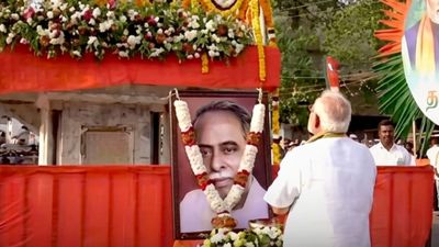 ஒரு பக்கம் Delimitation.. இன்னொருபுறம் அண்ணா சிலைக்கு மாலை! நாகர்கோவில் மோடி சம்பவம்