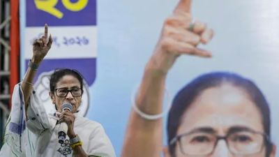 “மாற்றம் அல்ல.. பழிவாங்கல்!” மம்தா பானர்ஜி வைத்த முழக்கம்! மேற்கு வங்கத்தில் மாறும் களம்!
