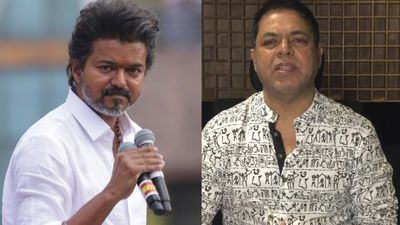  விஜய் ஒன்னும் சும்மா சினிமாவை விட்டு வரல.. 20,000 கோடிக்கு ஆசைப்படுகிறார்! ஏமாற்றுக்காரர்.. ஜேம்ஸ் வசந்தன் ஆதங்கம்