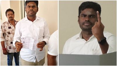 வெள்ளை சட்டை, காக்கி பேண்ட்.. இது என்ன தவெக குறியீடா? அண்ணாமலை கொடுத்த விளக்கம்!