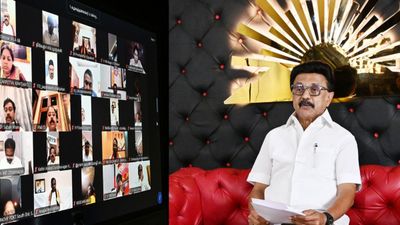  தேர்தலுக்கு இன்னும் 10 மணி நேரம்.. ஓய்வே இல்லாமல் ஓடும் ஸ்டாலின்.. வேட்பாளர்களுடன் வீடியோ கால்!