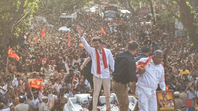 கோடை விடுமுறையில்.. கொடைக்கானல் செல்வது போல்! அப்பப்போ மட்டும் தலை காட்டும் விஜய்! சொதப்பும் தவெக!