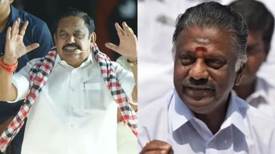 “ஜெயிலுக்கு போக இருந்த எடப்பாடி பழனிசாமியை காப்பாற்றிய 2 பேர்”.. ஓபிஎஸ் பேச்சு!