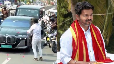 சிக்னலில் நின்ற விஜய் வாகனம்.. யாரும் எதிர்பாராத நேரத்தில் திடீரென தவெக தொண்டர் செய்த செயல்!