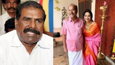 படுபாவி எதுக்கு வந்தீங்க? லெஃப்ட் ரைட் வாங்கிய ராமதாஸின் செல்ல மகள்! ஸ்டன்னாகி நின்ற ஜிகே மணி?