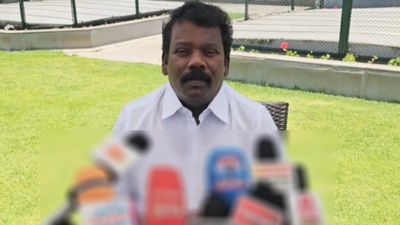 ஸ்டாலின் பின்னாடியே கொடைக்கானல் போன செல்வப்பெருந்தகை! விஜயை பற்றி கேட்டதும் வந்துச்சு பாருங்க கோபம்