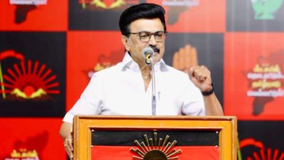 கருணாநிதியை வீட்டுச் சிறையில் வைத்திருந்தேனா? நாக்கில் நரம்பிருக்கா பழனிசாமி? ஸ்டாலின் ஆவேசம்