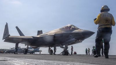 அமெரிக்காவிற்கு ஈரான் கொடுத்த 'குட் ப்ரைடே' ஷாக்: மஜீத் டெக்னாலஜியால், வானில் சுருண்ட வார்ஹாக் 