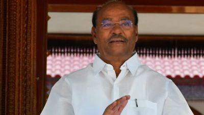 Election Exclusive: ரப்பர் மரங்களுக்கு ரணங்கள் புதிதல்ல..அம்பத்தூரில் அய்யாவுக்கு ஆப்பு! மது குடிப்போர் கையில் சிலிண்டர்