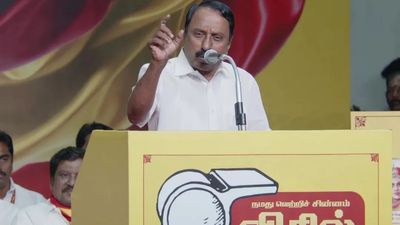 ஒரே கன்ப்ஃயூசன்..கைகொடுக்குமா கோபி? செங்கோட்டையன் கொடி நாட்டுவாரா? நான்முனை போட்டியால் எகிறிய பிரஷர் 