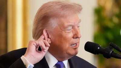 அடங்க மறுக்கும் ஈரான்.. விடாமல் விரட்டும் ட்ரம்ப்.. ஹார்முஸ் ஜலசந்தியில் மீண்டும் வெடிக்கும் போர்?