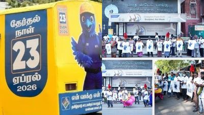 ராட்சத பலூன்கள் முதல் ஃபிளாஷ் மாப்கள் வரை! நமது இலக்கு 100% வாக்குப் பதிவு! இது புதுசு கண்ணா புதுசு!