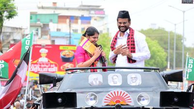 Jayalalitha: நானும் ஜெயலலிதாவும் சர்ச் பார்க் பள்ளியில்தான் படித்தோம்! மணப்பாறையில் கனிமொழி பேச்சு