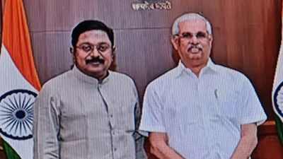 விஜய் பதவி வெறியில் இருக்கிறார்.. என்னுடைய எம்.எல்.ஏவை காணவில்லை.. டிடிவி தினகரன் புகார்