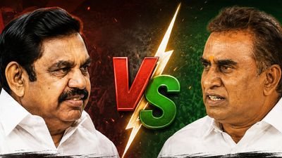 எடப்பாடி எதிர்பார்க்காத ரூட்டில் செக் வைக்கும் எஸ்பி வேலுமணி? பரபரப்பில் அதிமுக நிர்வாகிகள்