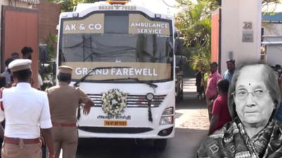 பெசன்ட் நகரில் மோகினி மணி இறுதிச்சடங்கு.. அமரர் ஊர்தியை காரில் பின்தொடர்ந்த அஜித் & குடும்பத்தினர்!
