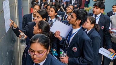 CBSE: சிபிஎஸ்இ விடைத்தாள் நகல் பெறுவதற்கான கட்டணம் அதிரடி குறைப்பு.. மாணவர்கள் குஷி!