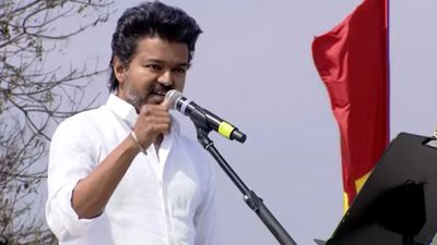 திருச்சி கிழக்கு, பெரம்பூர் இரண்டிலும் விஜய் வெற்றிமுகம்.. எதை ராஜினாமா செய்வார்? வெளியான தகவல்? 