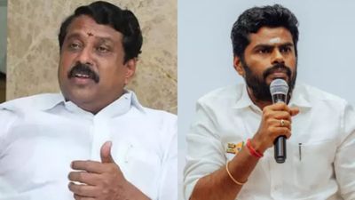 சண்டை சந்தை வரை வந்துருச்சு.. நயினாரை போட்டுப் பொளக்கும் அண்ணாமலை டீம்! அதிரடியாக பாய்ந்த ஆக்‌ஷன்! 