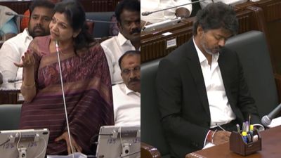டாஸ்மாக்கை கையில் எடுத்த சவுமியா! பேச பேச பென்சிலால் நோட்ஸ் எடுத்த முதல்வர் விஜய்! சபாஷ்!