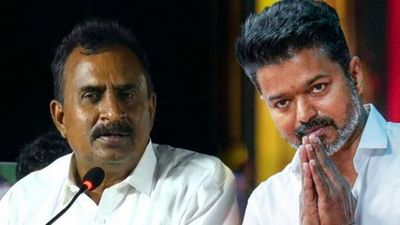 உள்ளதும் போச்சா.. வேலுமணி டீமுக்கு வேட்டு வைத்த விஜய்! மினிஸ்டர் பட்டியலில் மிஸ்ஸான மாஜிகள்! சோகம் 