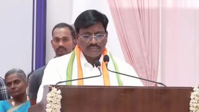 மேலூர் காங்கிரஸ் எம்எல்ஏ பெ.விஸ்வநாதனுக்கு அமைச்சர் பதவி கிடைத்தது எப்படி? அதிலும் உயர்கல்வித் துறை!