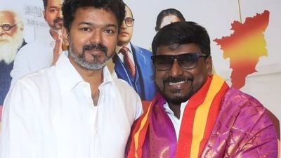 தொங்கு சட்டசபை வந்தால்.. சபாநாயகர்தான் ரொம்ப முக்கியம்.. ராஜ்மோகனை களமிறக்கும் தவெக விஜய்? 