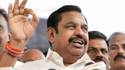 கைவிட்ட கொங்கு.. தெற்கில் அதிமுகவுக்கு செம அடி! வடக்கில் கை கொடுத்த வன்னியர் வாக்குகள்! எப்படி? 