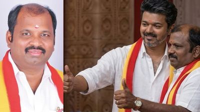 சாதித்த விஜய்.. தமிழகத்தின் முதல் மாற்றுத்திறனாளி எம்எல்ஏவானார் தவெகவின் முனிரத்னம்.. யார் இவர்?