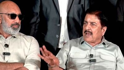 விஜய் வெற்றி.. மக்கள் முடிவை தவறுன்னு சொல்ல நீங்க யார்? சிவக்குமார் சொன்னதும் சத்யராஜ் கொடுத்த ரியாக்ஷன்