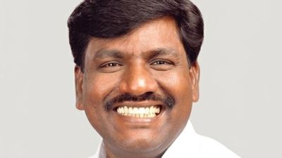  மேலூர் தொகுதி.. பொதுத் தொகுதியில் வென்ற காங்கிரஸ் கட்சியின் தலித் வேட்பாளர்! தவெகவின் சைலண்ட் உதவி 
