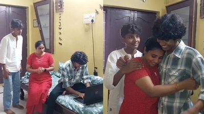 சாதிச்சிட்டீங்க லட்சுமி.. 10ம் வகுப்பு  தேர்வை மகனுடன் வென்ற பெண்.. பாராட்டிய ஆந்திர முதல்வர் மகன்