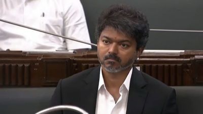 விஜய்யை நம்பினோமே.. இப்படி ஆகிடுச்சே.. தமிழக வெற்றிக் கழகத்தில் வெடித்த உட்கட்சி மோதல்.. பூகம்பம்