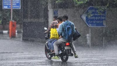 பேய் மழை கொட்டப்போகுது! நீலகிரி தொடங்கி.. 5 மாவட்டங்களை லிஸ்ட் போட்ட வானிலை மையம்!