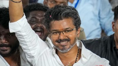 தவெக ‘மெஜாரிட்டி’யை நிரூபிக்க இன்னும் 12 சீட் தேவை.. விஜய் கண் முன் இருக்கும் சான்ஸ் என்னென்ன?